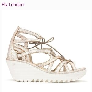Fly London sz37 Yuke Wedge Gladiator Sandal Metallic Cool Pearl sz7